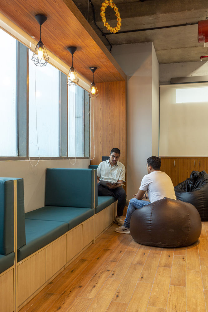 B18 Office, Gurugram | 简约工业风格的舒适办公空间