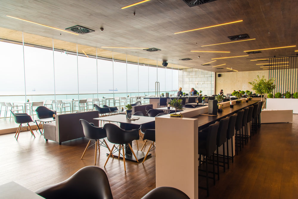 雅典新视野酒吧餐厅，现代简约海景空间