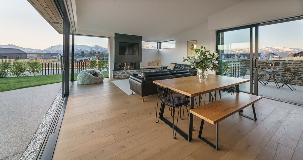 新西兰 Wanaka 区家庭住宅，展现自然美景与私密生活