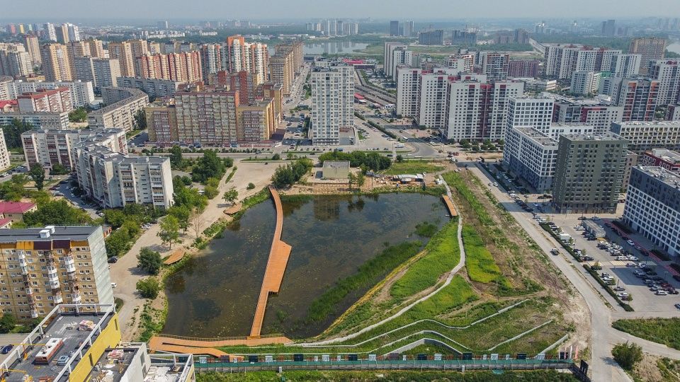 俄罗斯住宅区雨水花园 | 环保与舒适的完美结合