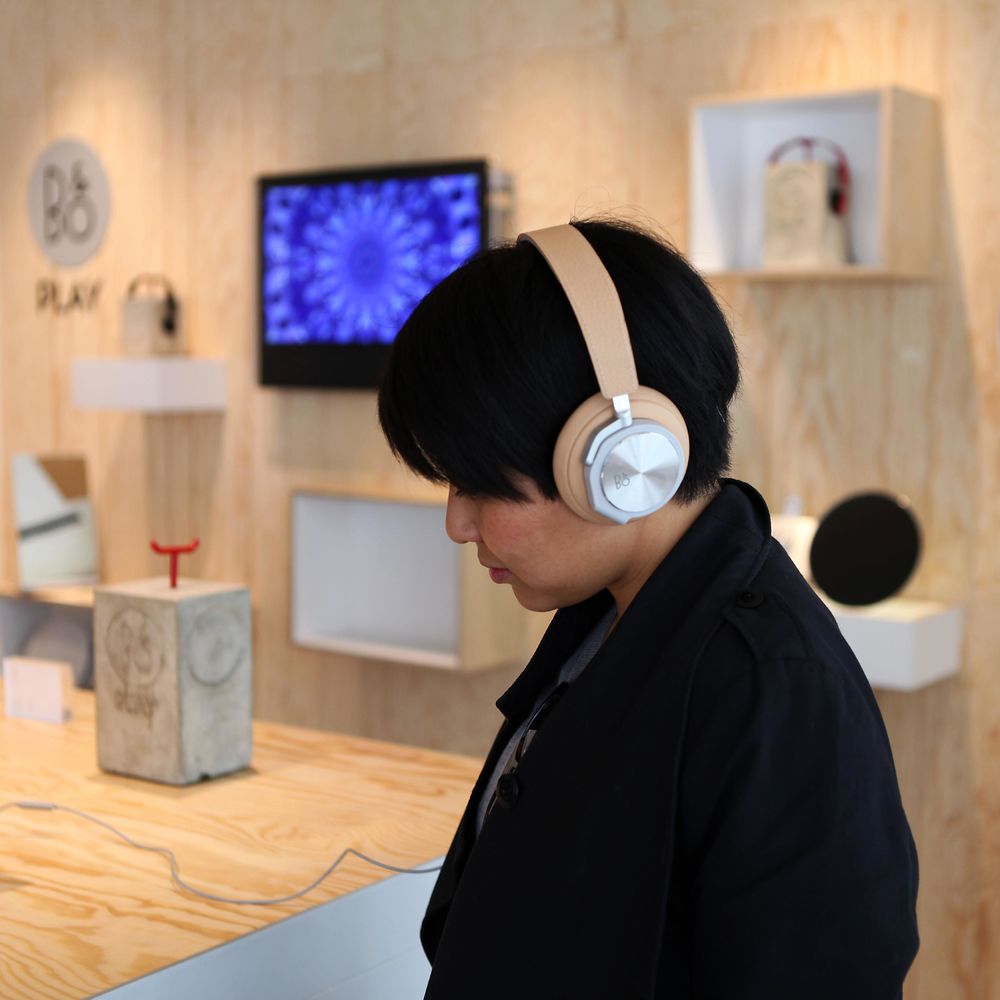 B&O PLAY 零售概念店——原木与高科技的碰撞