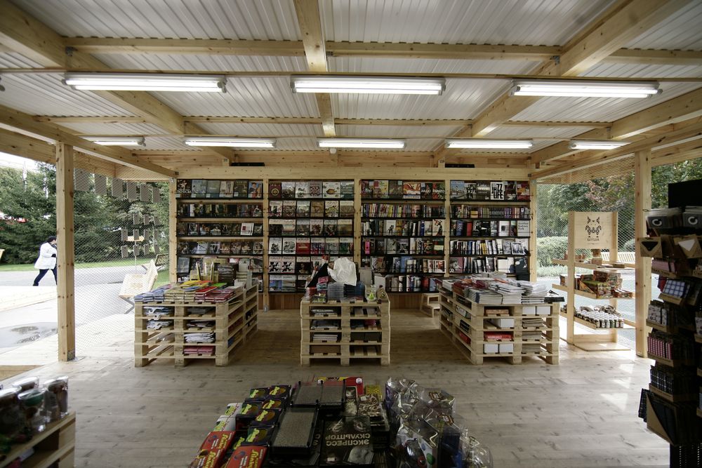 2012 年莫斯科 Garage 艺术书店 | 木质结构的艺术展示空间