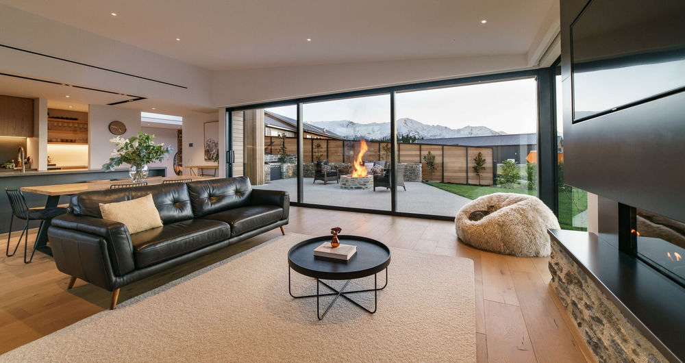 新西兰 Wanaka 区家庭住宅，展现自然美景与私密生活