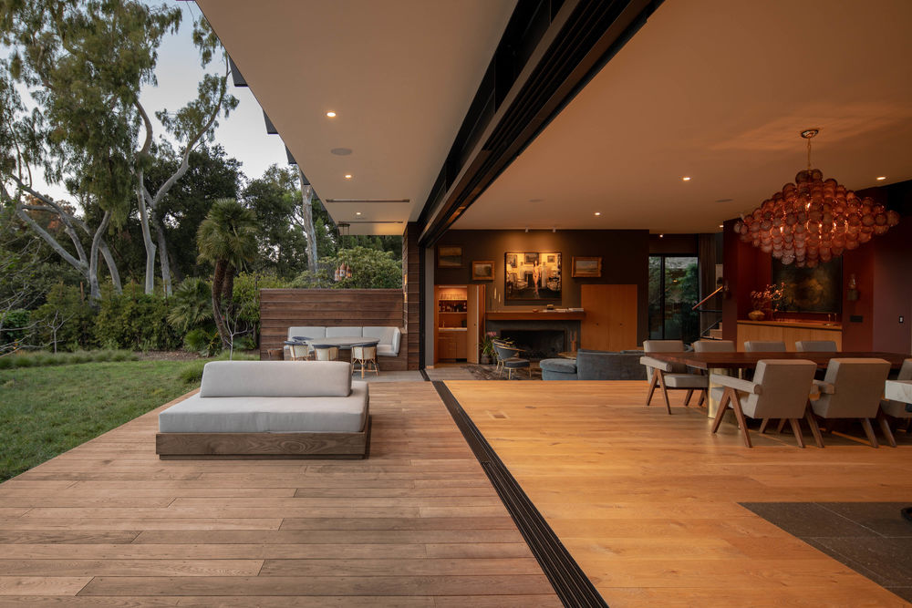 加州风情，寓自然于室的 Rustic Canyon Residence