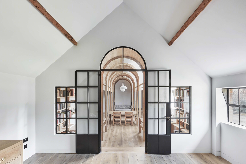 Crawshaw Architects 打造乡村图书馆，从牛棚到知识的华丽蜕变