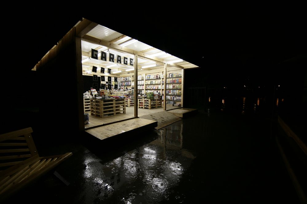 2012 年莫斯科 Garage 艺术书店 | 木质结构的艺术展示空间