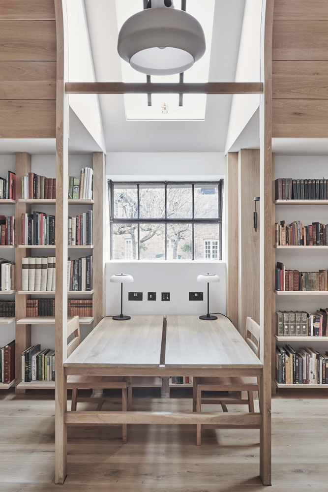 Crawshaw Architects 打造乡村图书馆，从牛棚到知识的华丽蜕变