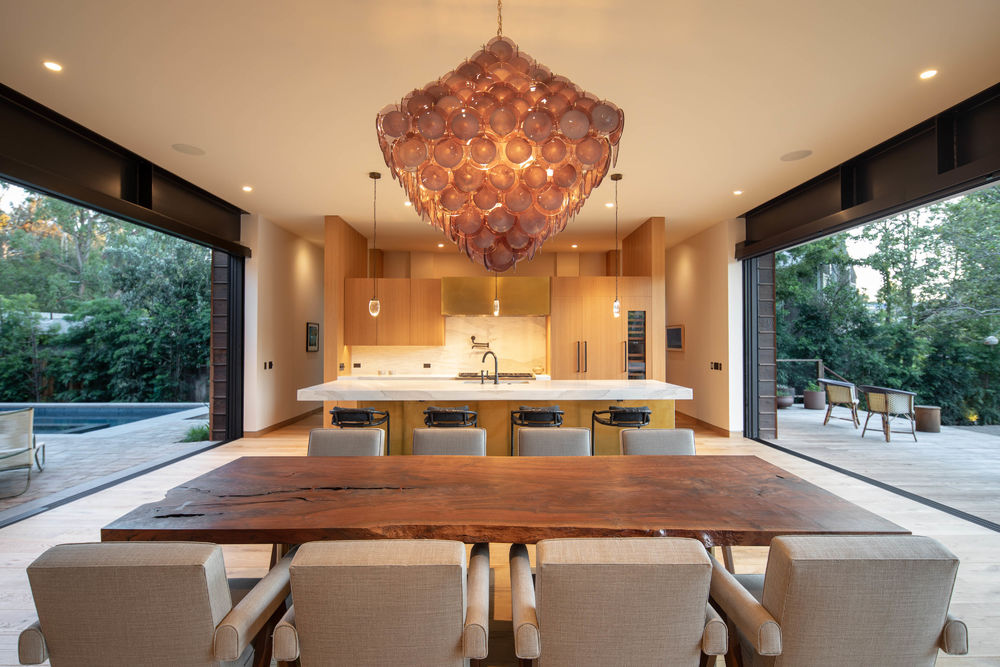 加州风情，寓自然于室的 Rustic Canyon Residence