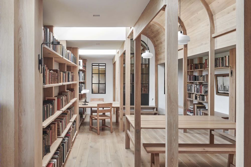 Crawshaw Architects 打造乡村图书馆，从牛棚到知识的华丽蜕变