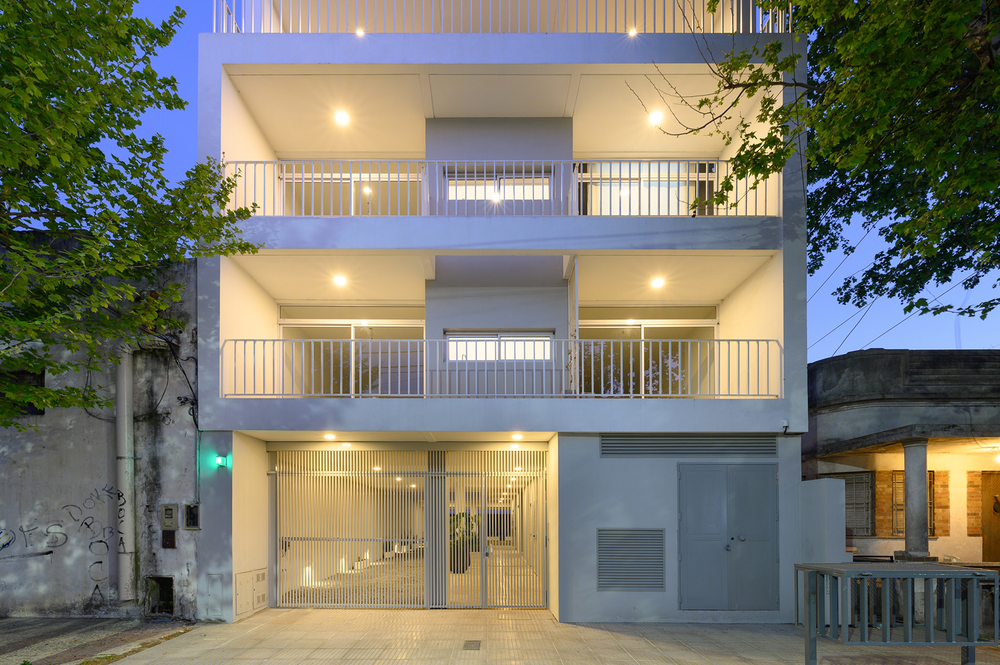 Ocantos 235 公寓楼 | 理性而现代的住宅设计