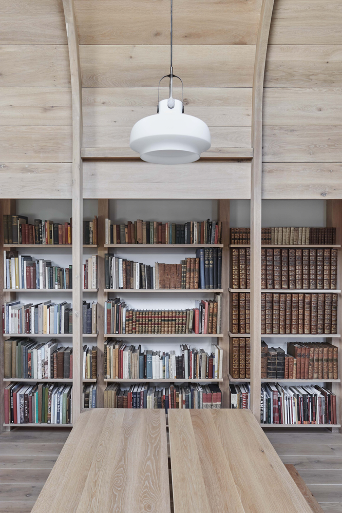 Crawshaw Architects 打造乡村图书馆，从牛棚到知识的华丽蜕变