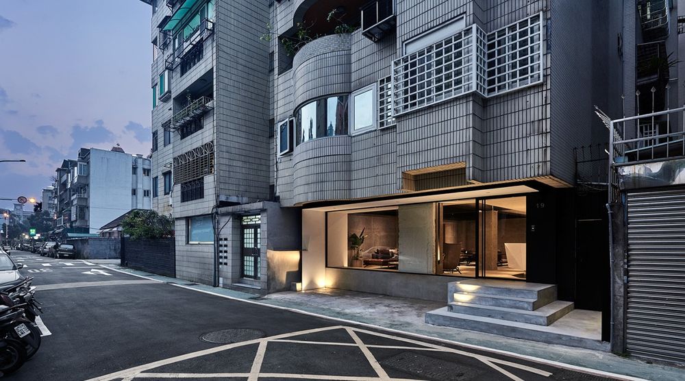 郑明辉打造现代水泥板展厅，展现独特创意设计