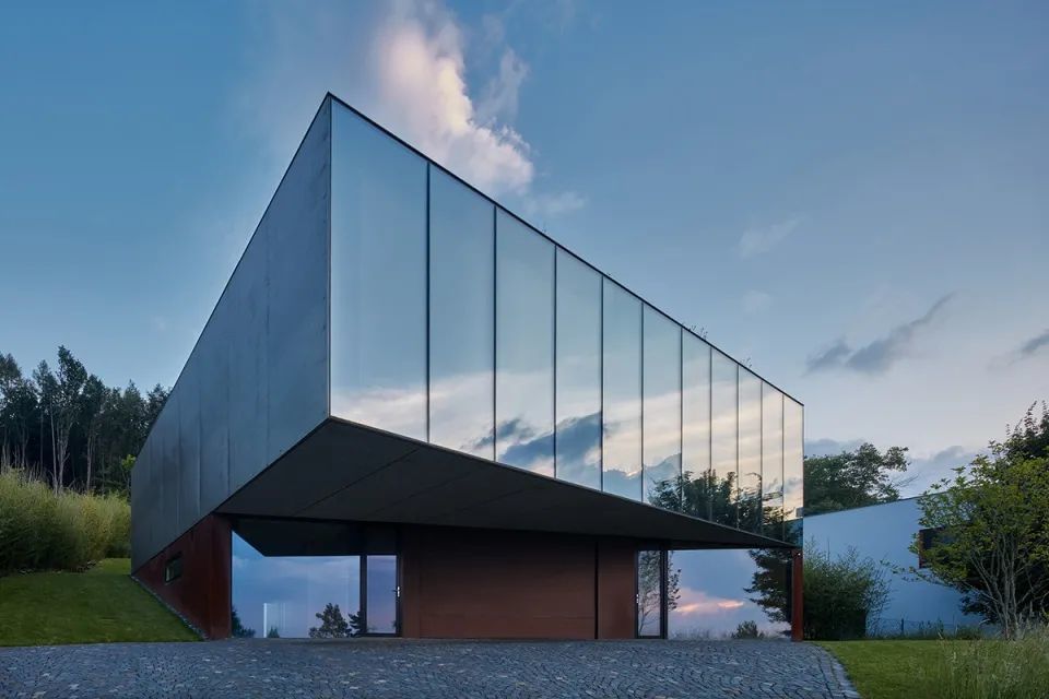 捷克 Lazy House | 融入自然的现代住宅设计