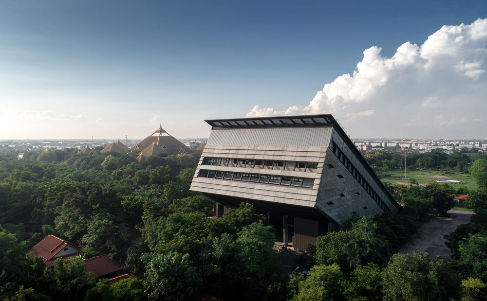 农业金色庆典博物馆办公室 | 地景式建筑的绿色创新