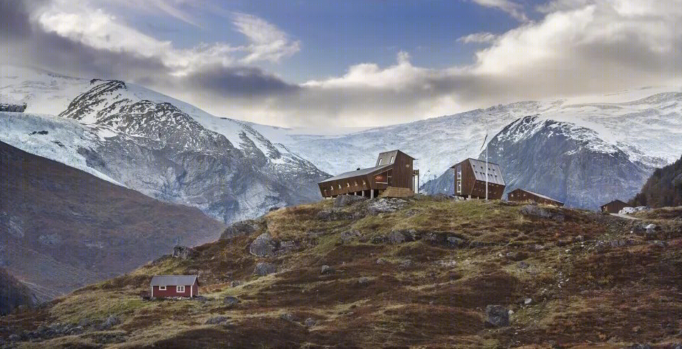 挪威冰川旁五角形木屋群——Snøhetta 的生态旅游设计