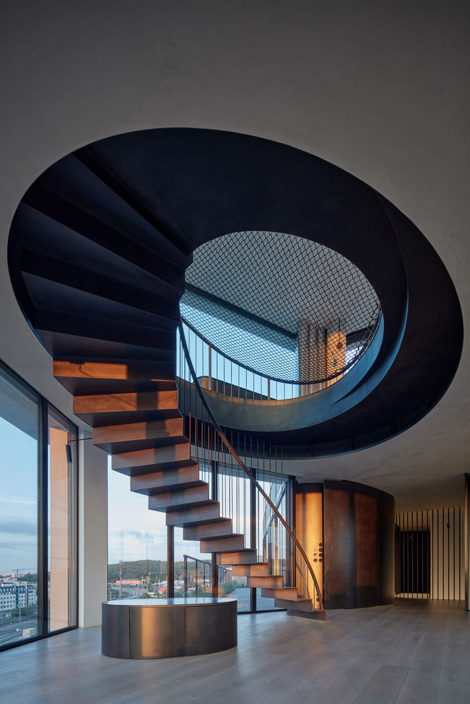 Prague Penthouse | 城市景观与室内空间的边界融合