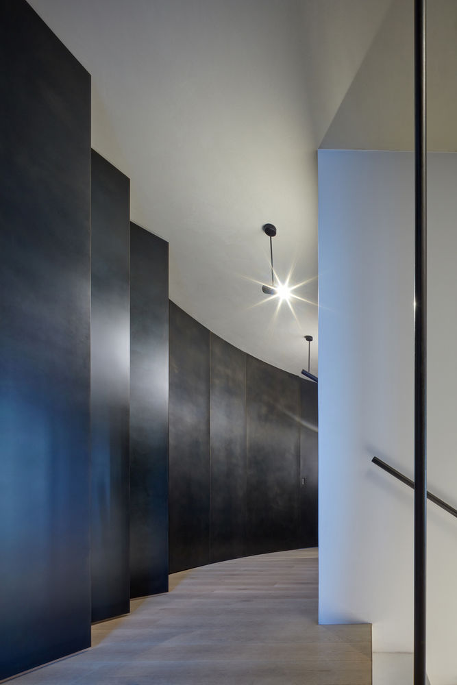 Prague Penthouse | 城市景观与室内空间的边界融合