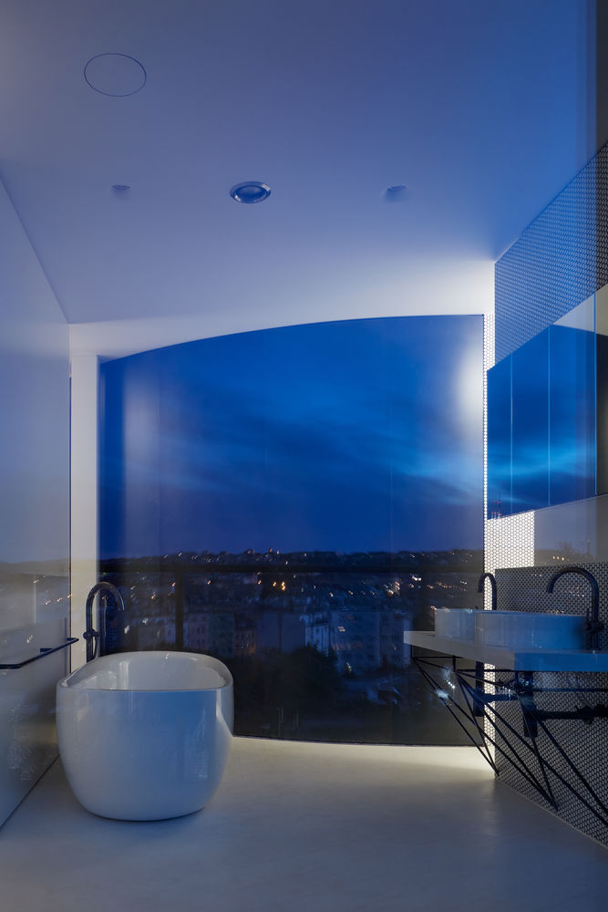 Prague Penthouse | 城市景观与室内空间的边界融合