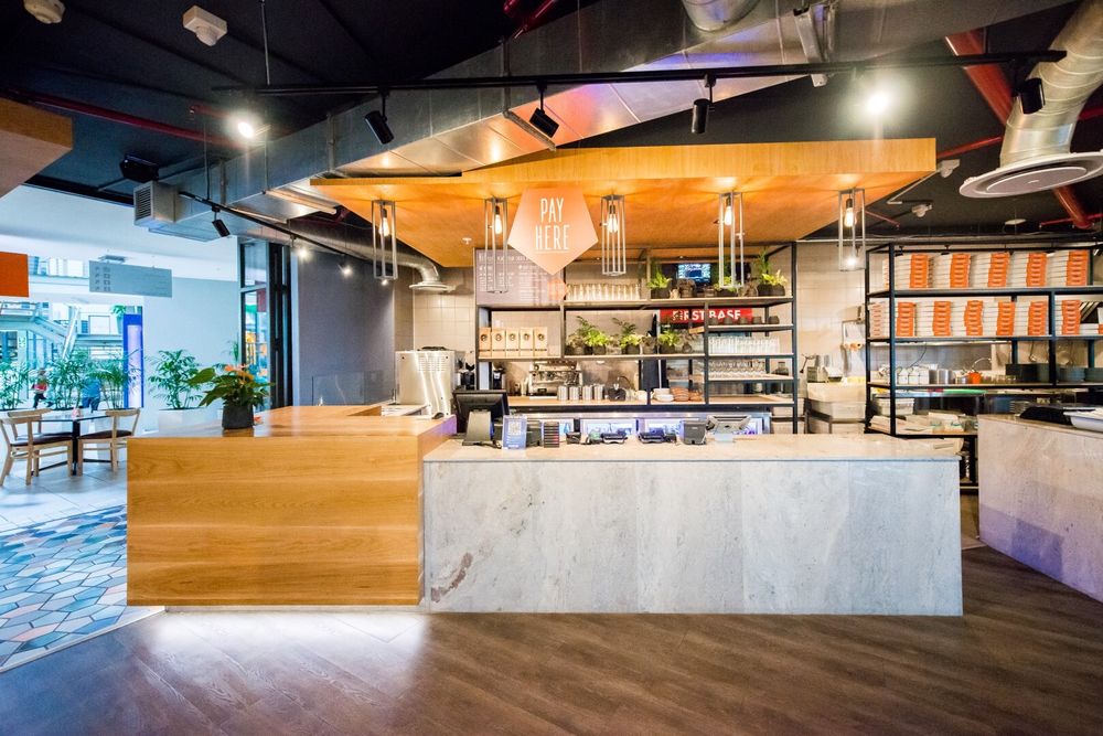 简约创意打造 First Base Pizzeria 快餐店