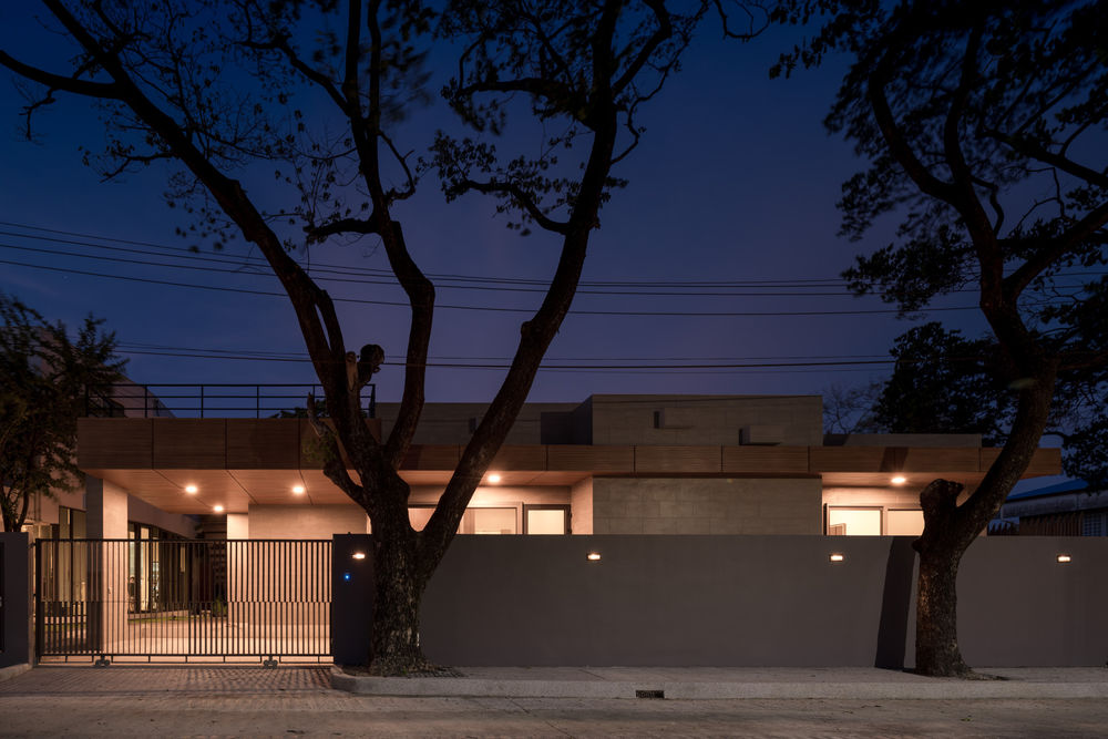 曼谷郊区别墅建筑——Phutthamonthon-Y House
