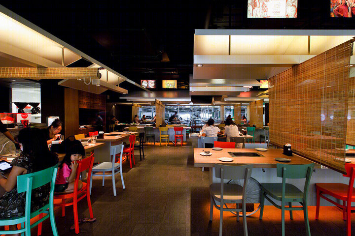 曼谷 Coca Grill 餐厅 | 街头风情的室内设计