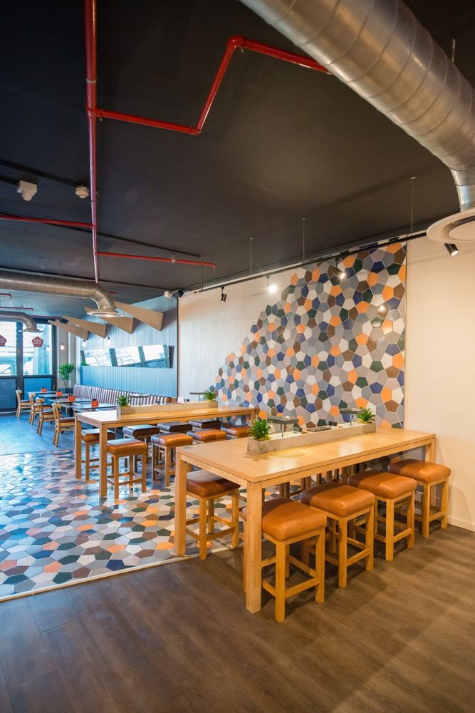简约创意打造 First Base Pizzeria 快餐店