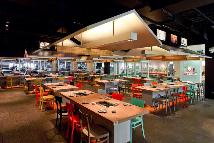 曼谷 Coca Grill 餐厅 | 街头风情的室内设计