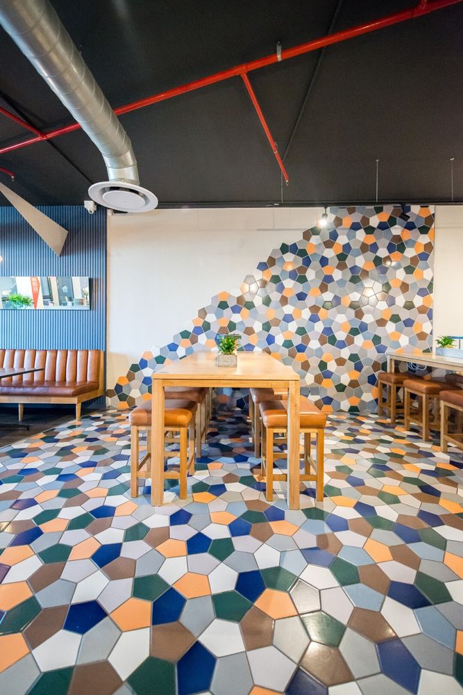 简约创意打造 First Base Pizzeria 快餐店