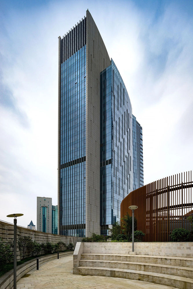 Evergrande Huazhi Plaza | 自然景观与现代建筑的完美融合