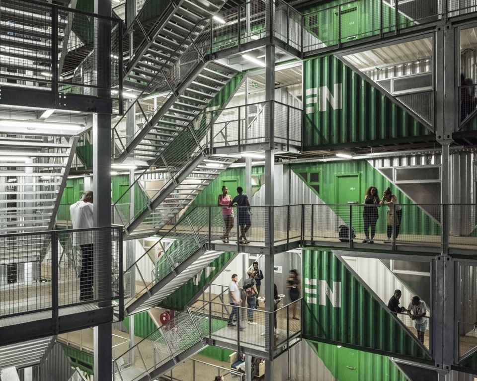 南非约翰内斯堡 Drivelines Studios 住宅楼——集装箱搭建的城市新生活