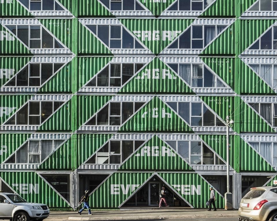 南非约翰内斯堡 Drivelines Studios 住宅楼——集装箱搭建的城市新生活