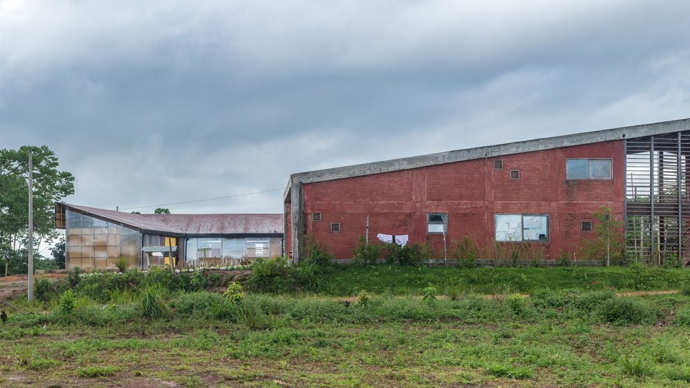 秘鲁圣埃琳娜住宅 | 教育建筑的生态与舒适设计