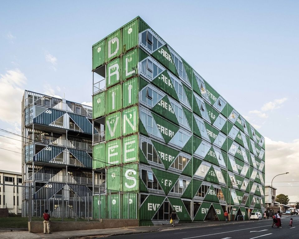 南非约翰内斯堡 Drivelines Studios 住宅楼——集装箱搭建的城市新生活