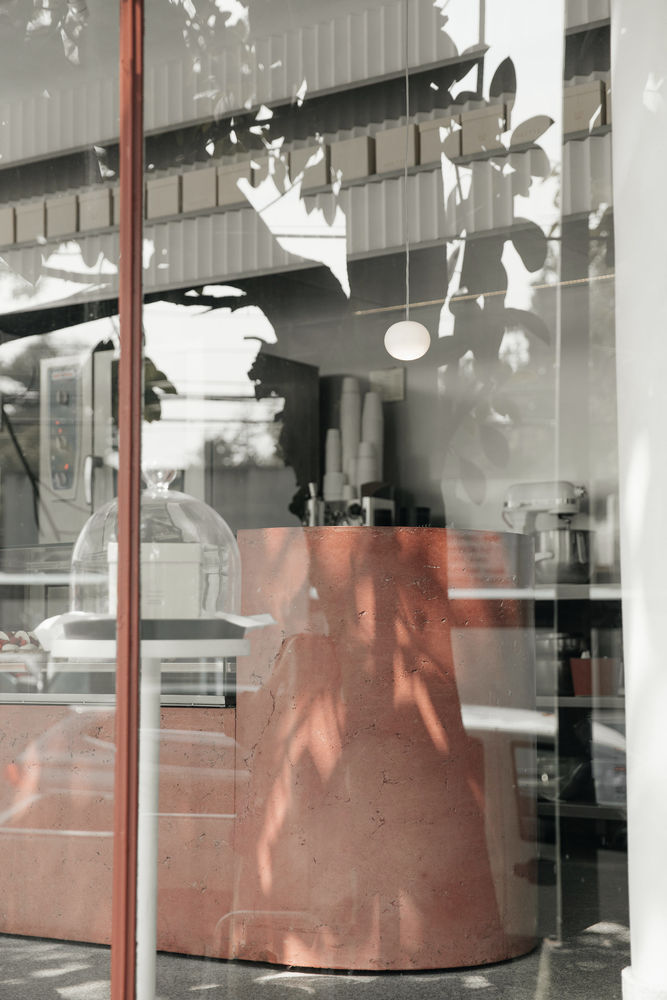 Naso 甜品店的创新设计 | 厨房、商店与展示柜的完美融合