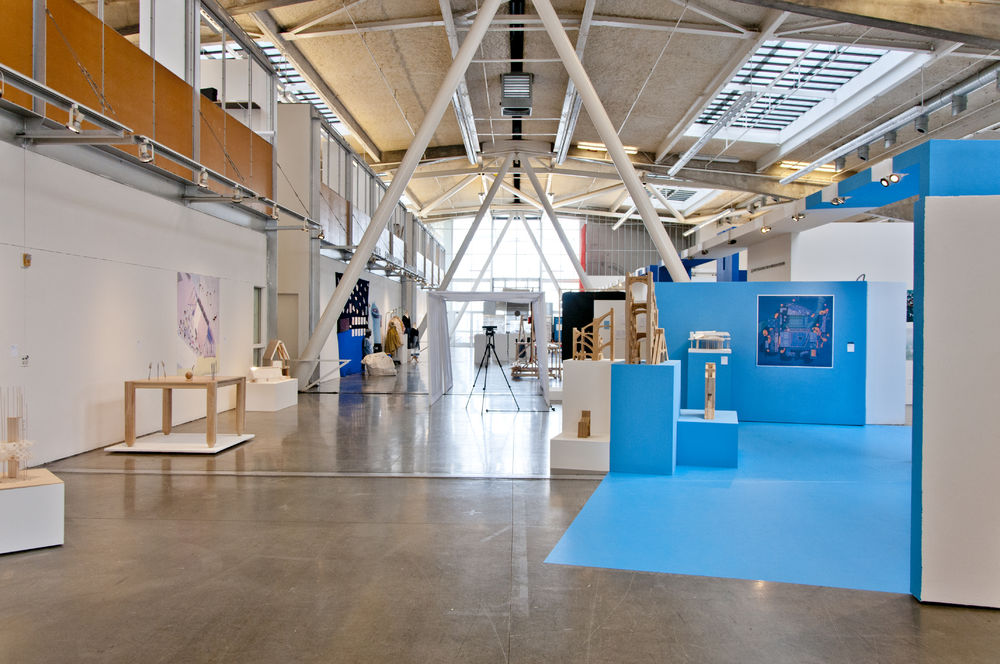 加州艺术学院多彩展厅 | 破除空间层级，优化展览体验