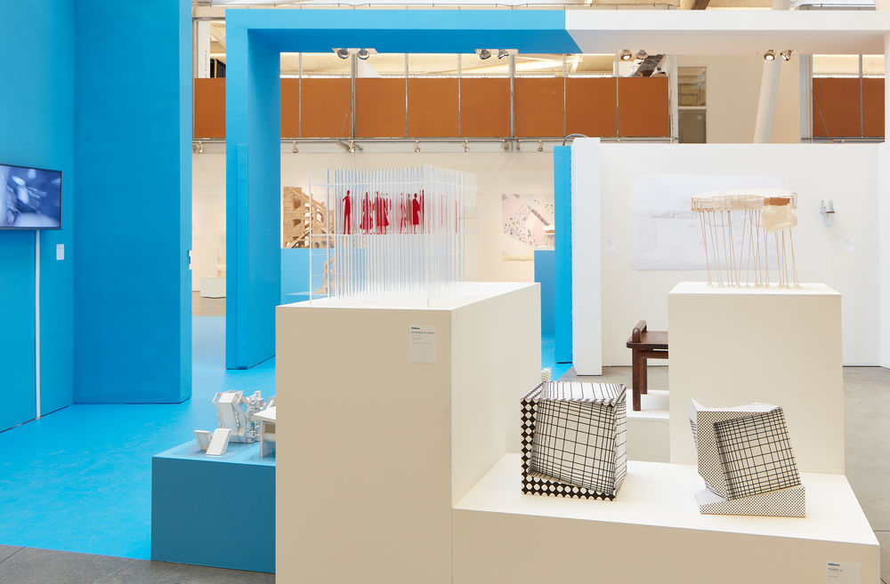 加州艺术学院多彩展厅 | 破除空间层级，优化展览体验