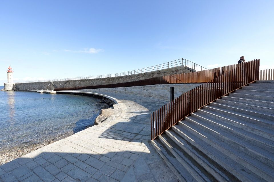 悬空海景步道 | 科西嘉岛巴斯蒂亚城堡的惊世之作