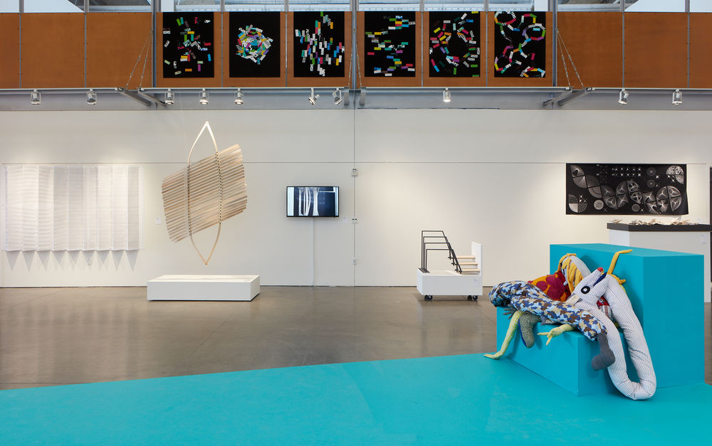 加州艺术学院多彩展厅 | 破除空间层级，优化展览体验