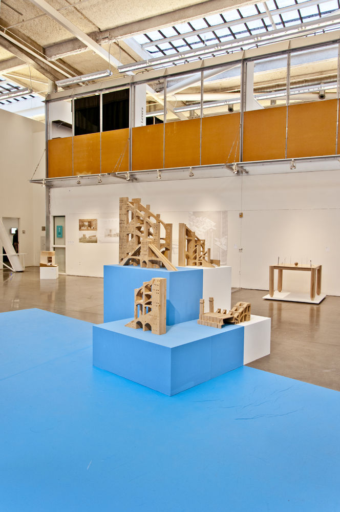 加州艺术学院多彩展厅 | 破除空间层级，优化展览体验