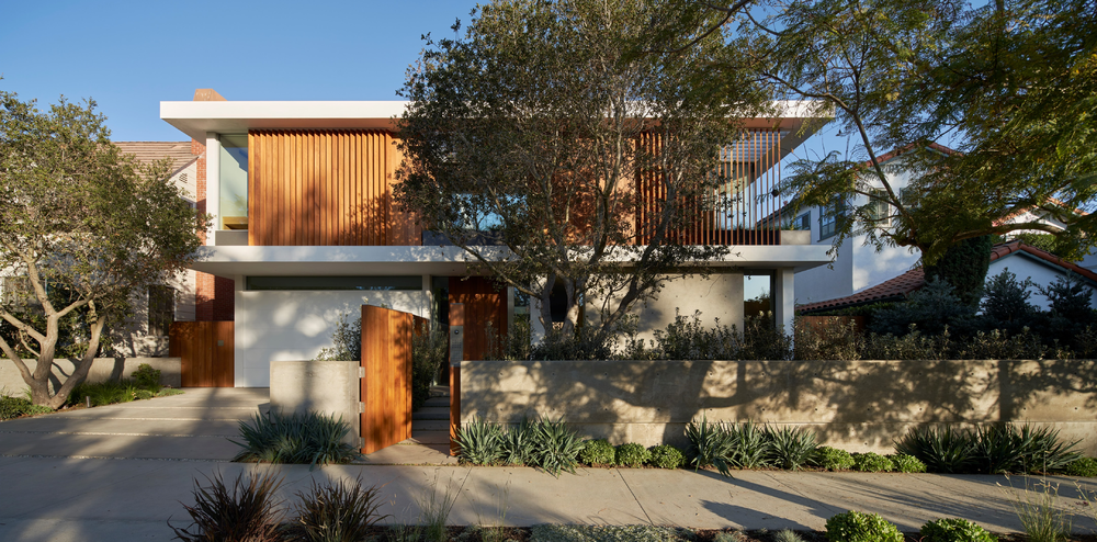 Montalba Architects 打造绿意环绕的垂直庭院别墅 SL2 House