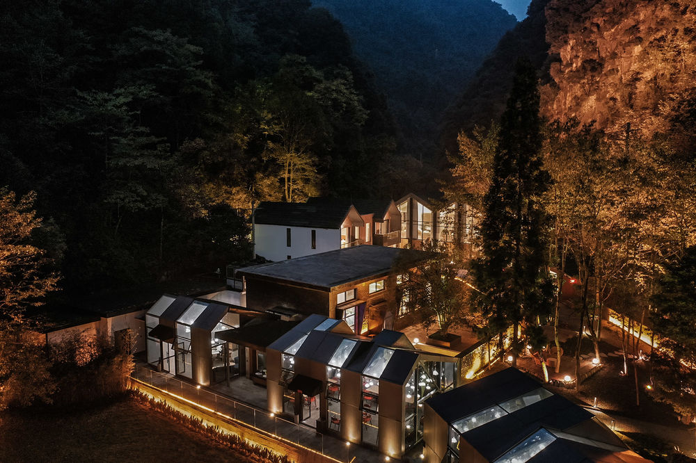 深山中的工业风酒店 | 1979 酒店
