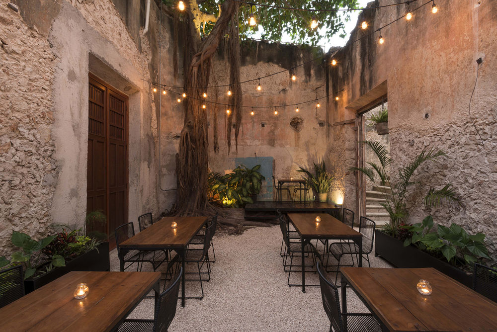 墨西哥 Merida 市 Colonial House 酒吧修复项目