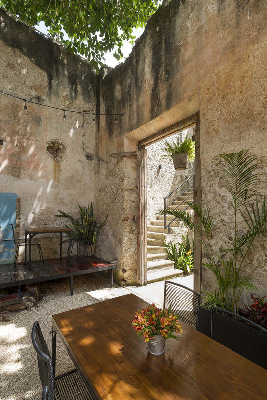 墨西哥 Merida 市 Colonial House 酒吧修复项目