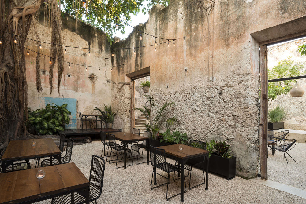 墨西哥 Merida 市 Colonial House 酒吧修复项目