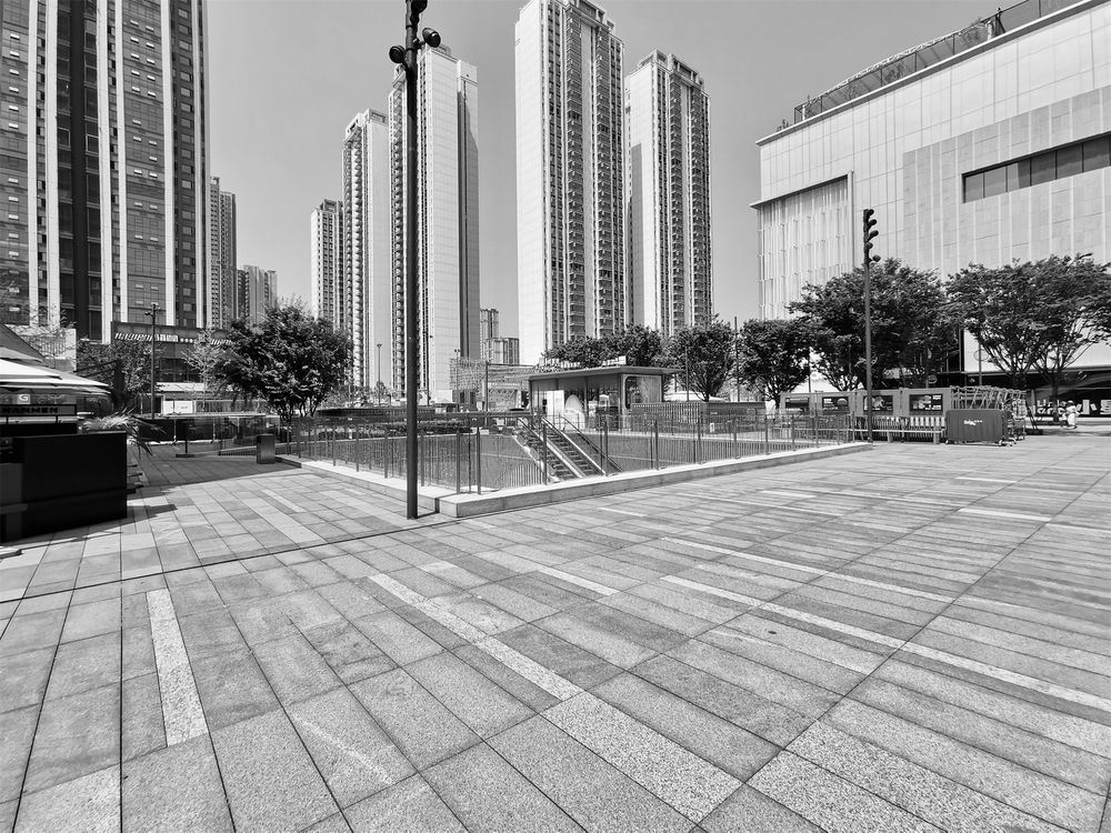 成都万象城公共广场改造设计 / FLO景观设计事务所
