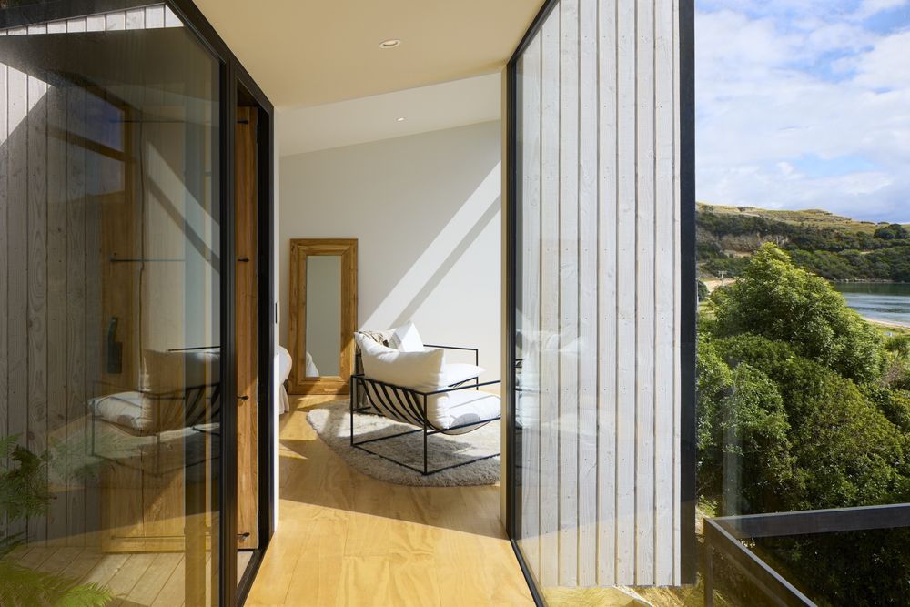 Ligar Bay Bach House / Young Architects