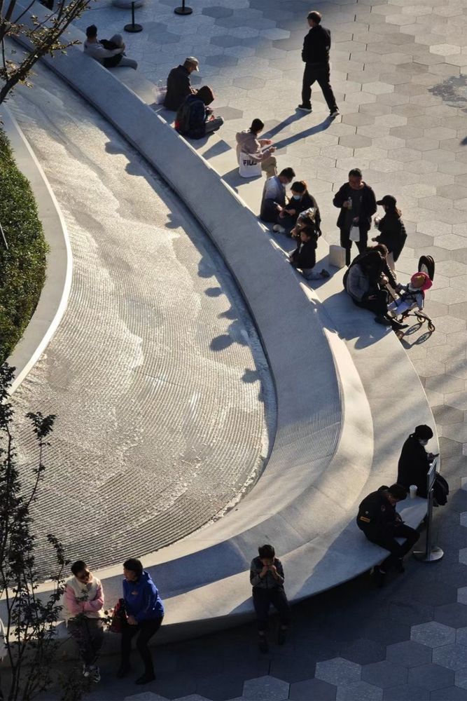 成都万象城公共广场改造设计 / FLO景观设计事务所