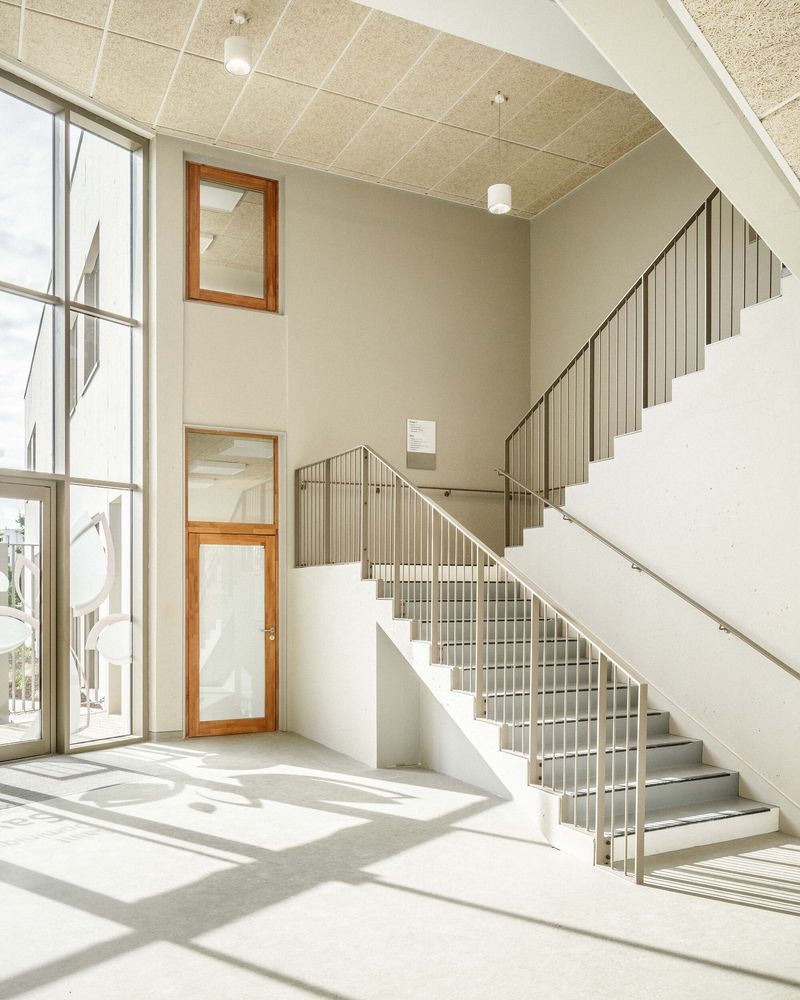 Construction of the high-school college Saint Dominic Savio and a gymnasium in Saint-Julien-les-Villas, France / Atelier Téqui Architects