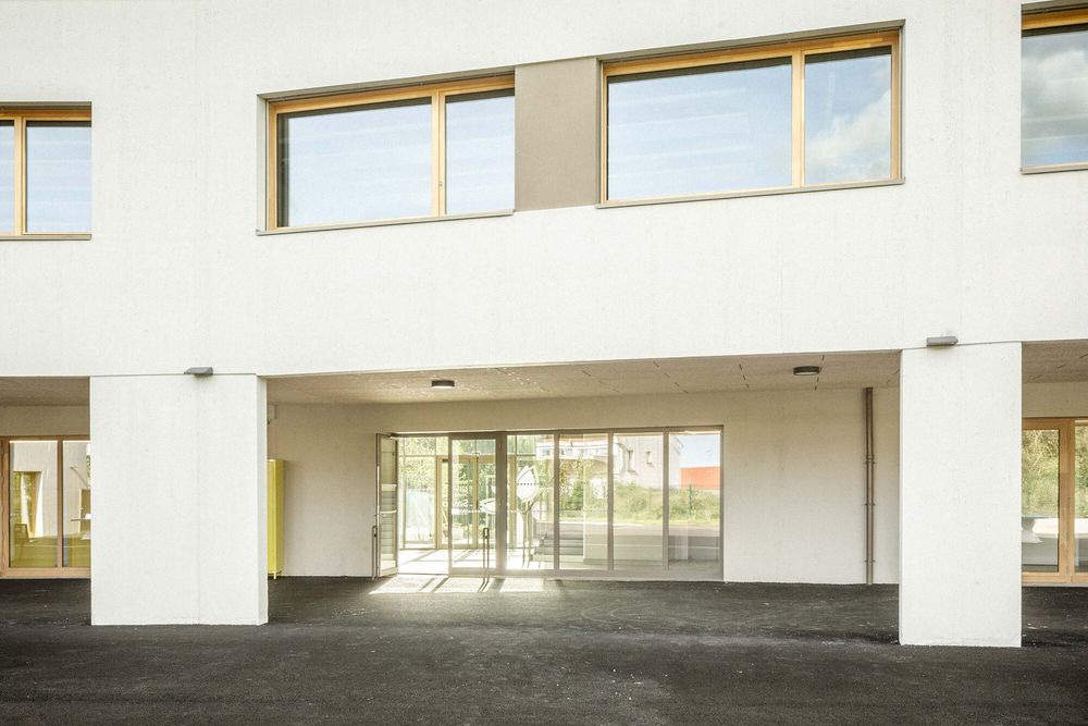Construction of the high-school college Saint Dominic Savio and a gymnasium in Saint-Julien-les-Villas, France / Atelier Téqui Architects