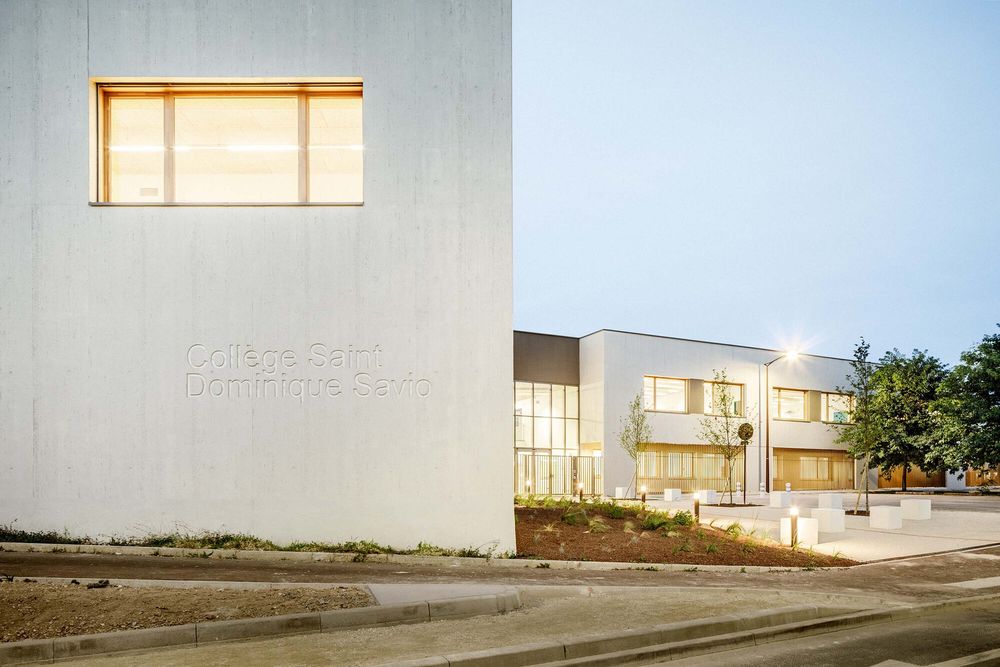 Construction of the high-school college Saint Dominic Savio and a gymnasium in Saint-Julien-les-Villas, France / Atelier Téqui Architects
